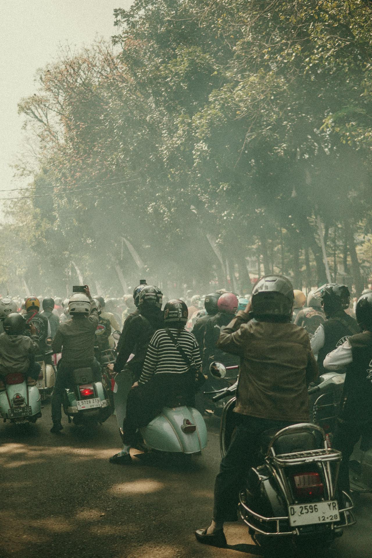 vespa-scooter-parade-in-bandung-indonesia-33807935/