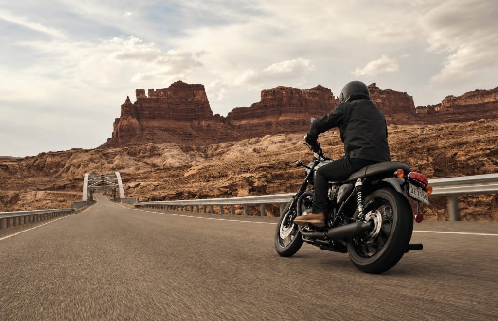 Triumph-Motorcycles-T120-Black-1200